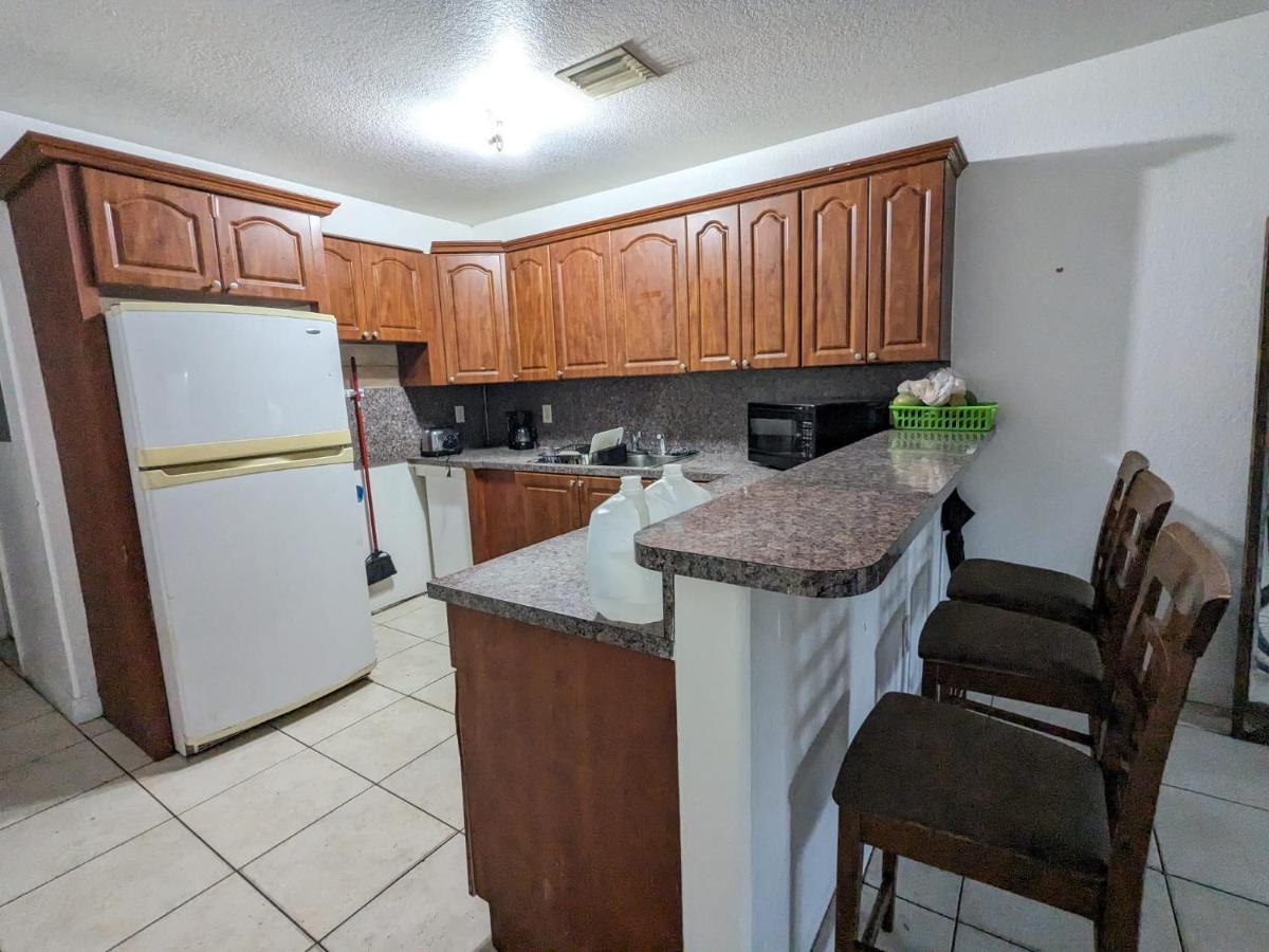 Milusol Vandrarhem Miami Shores Exteriör bild