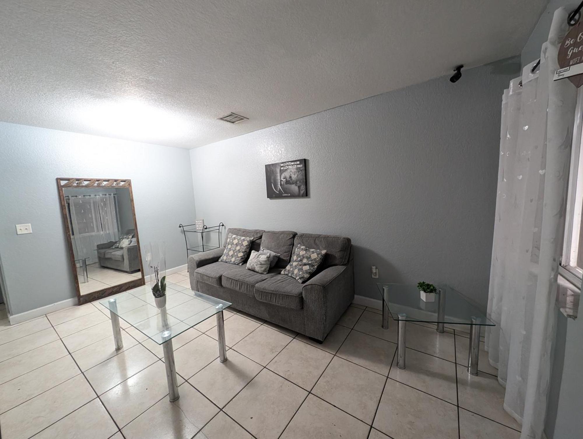 Milusol Vandrarhem Miami Shores Exteriör bild