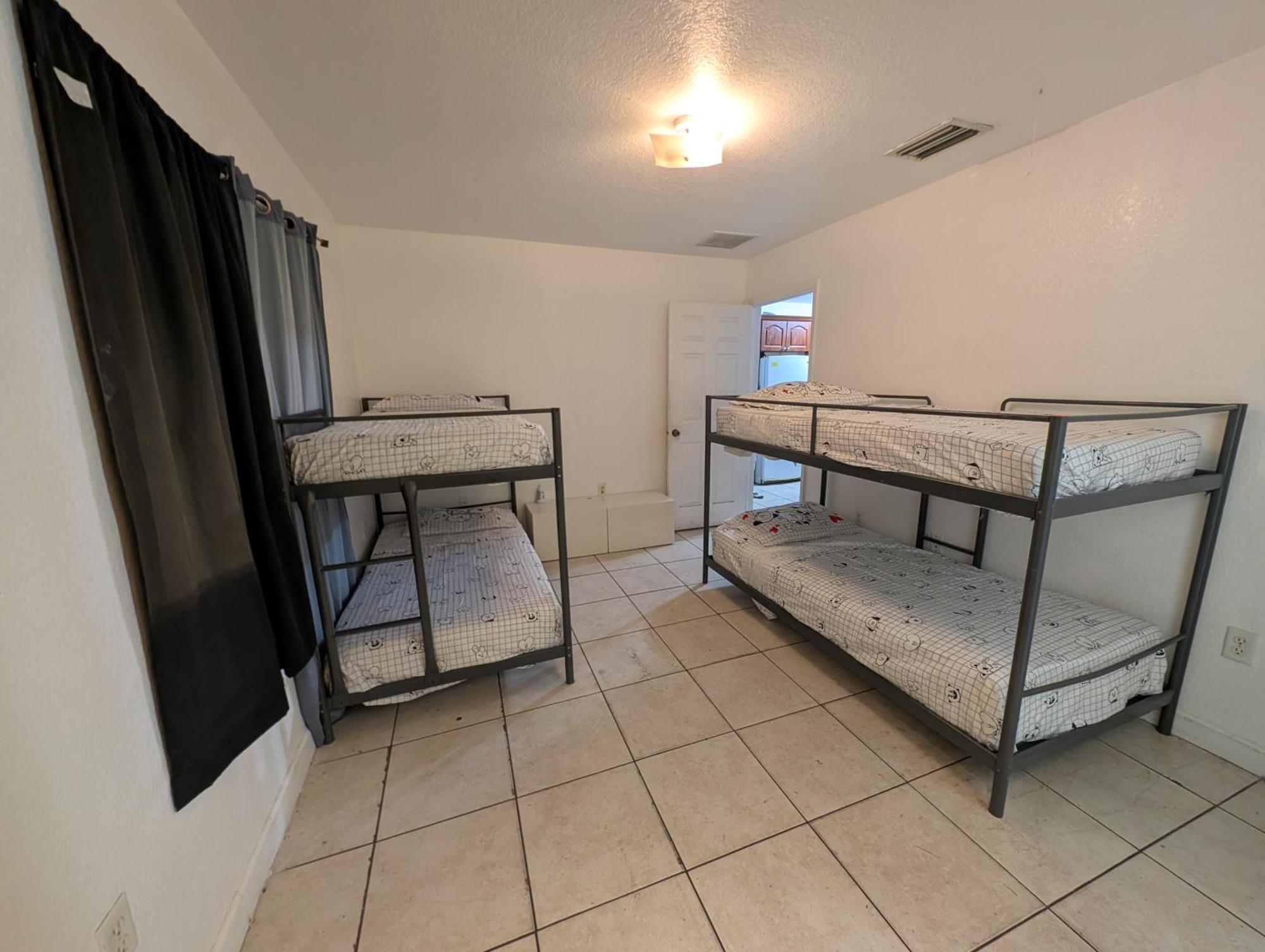 Milusol Vandrarhem Miami Shores Exteriör bild